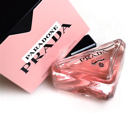 caja de perfume para mujer prada|fragancia prada paradoxe.